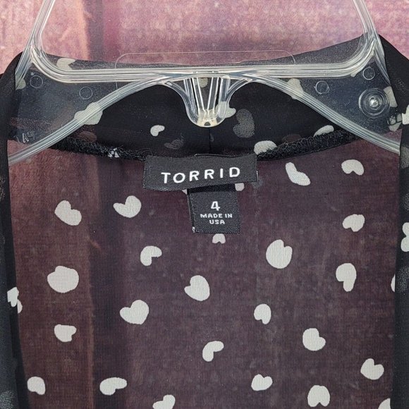 Torrid 4 Sheer Black White Hearts Print Hi Lo Blouse 4X - Picture 6 of 8